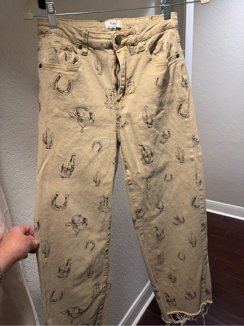easel Beige Western-Print Jeans